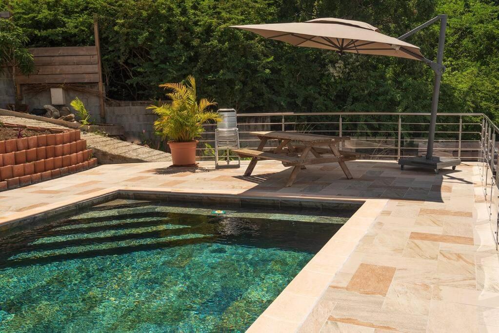Bas De Villa Piscine Petit Versailles Sainte Anne Buitenkant foto